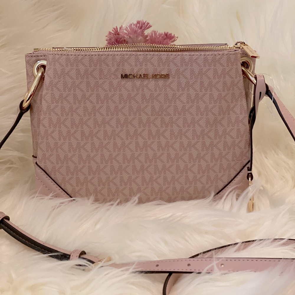 ❌SOLD❌MK Nicole LG Triple Compartment Xbody
